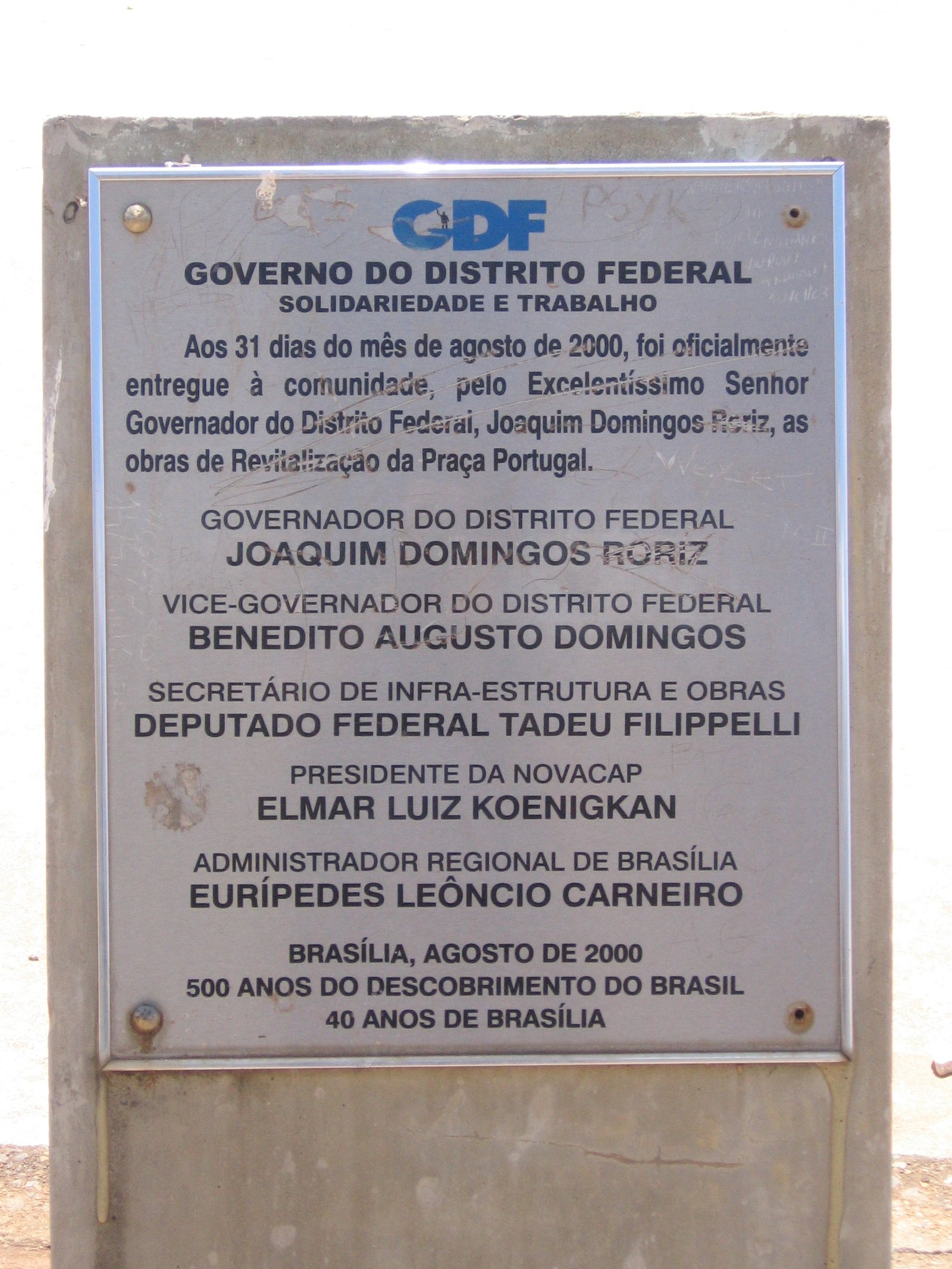 Praça Portugal com Cruz da Ordem de Cristo, Brasília